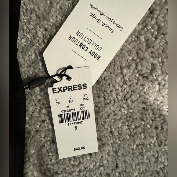 Black express body contour biker shorts - Picture 2 of 2